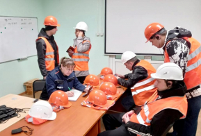Студенты колледжей знакомятся с работой ведущих предприятий региона